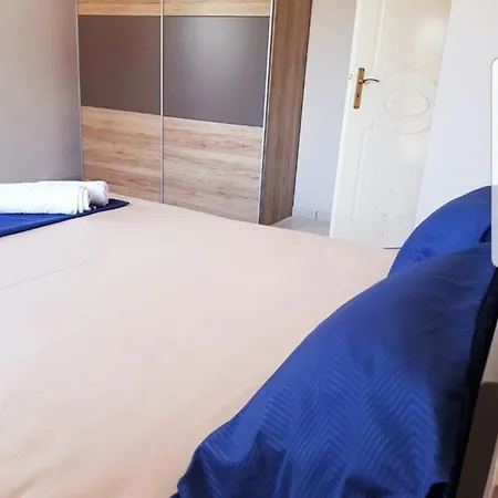 Mojo Modern 2 Apartment